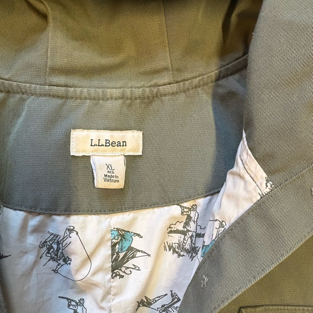 L.L. Bean Women’s Hooded Lined Spring Parka Utility Jacket - Picture 3 of 5